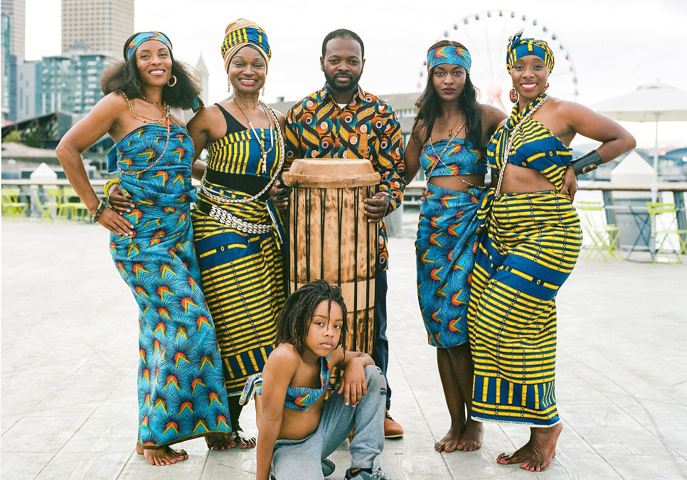 Makeda Ebube with Lungusu Malonga’s Traditional Congolese Ensemble: Veteran dancer Makeda Ebube, choreographer and artistic director of the Traditional Congolese Ensemble, celebrated the Motherland in her collaboration with Lungusu Malonga. 