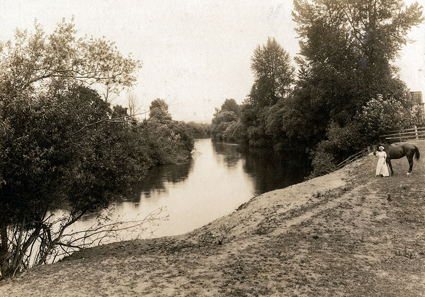 Photo of the river scene near Georgetown, Washington, ca. 1914
